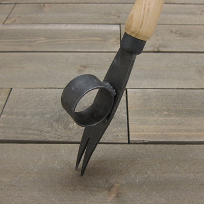DeWit weeding tool: Thistle cutter with drop-grip handle