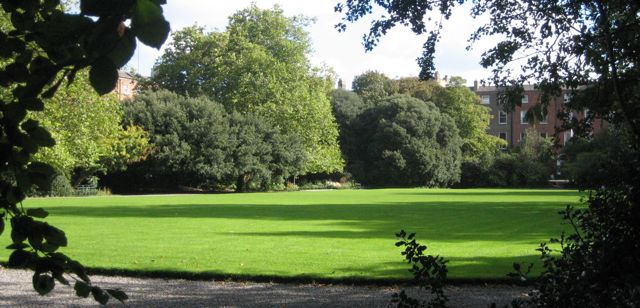 Fitzwilliam_Square_park__Dublin.jpg